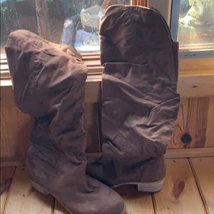 **SOLD** NWOT DRESSY COWBOY BOOTS